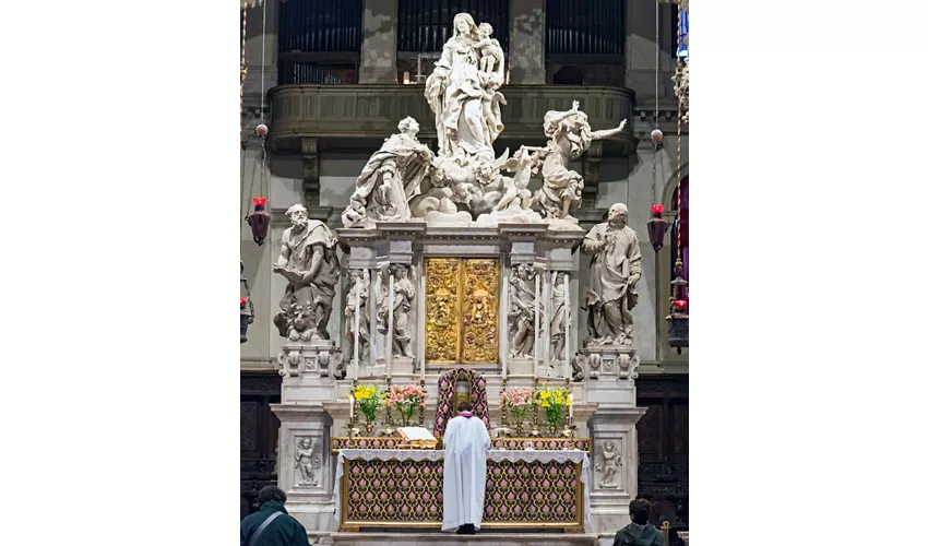 Santa Maria della Salute (Venice) - Maine altar