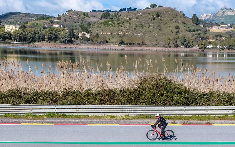 Perché scegliere la Sicilia su due ruote