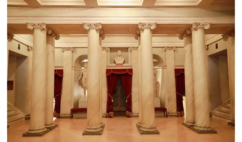 Atrio teatro.jpg