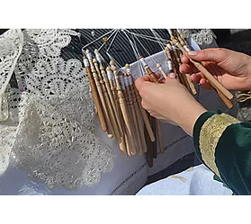 Encaje y tejido en los Abruzos: arte, tradición y sostenibilidad
