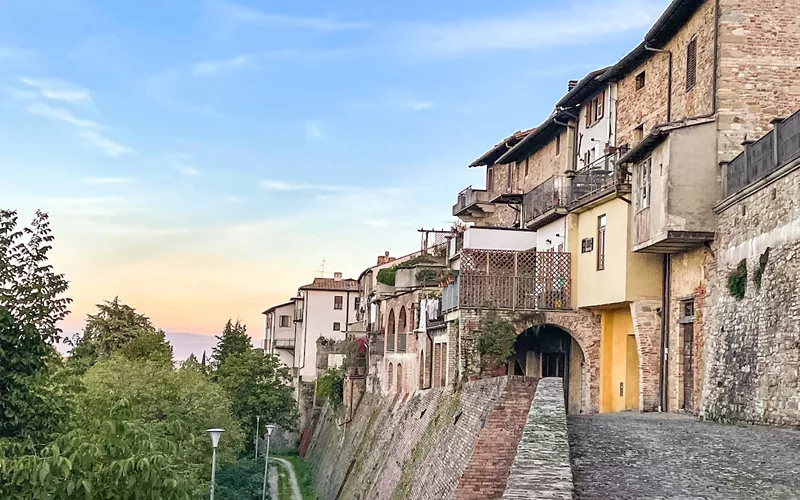 San Giustino - tabaco, anarquia e um poderoso castelo