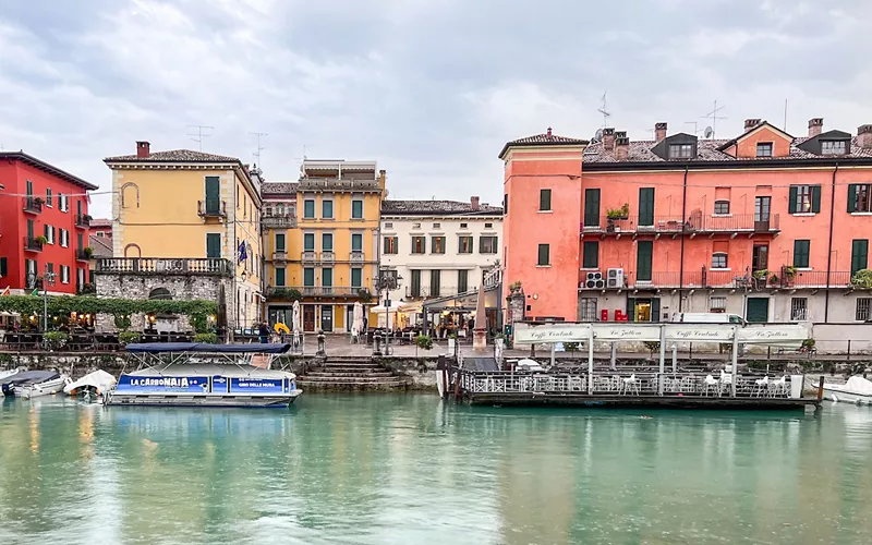Soave - La forteresse médiévale entourée de beaux vignobles
