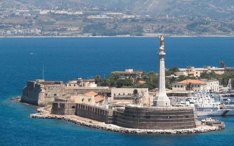 La Sicilia orientale: tra dei, amori e giganti