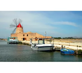 Pedalar pelas salinas da Sicília
