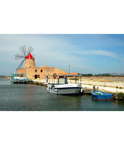 Pedalare tra le Saline di Sicilia