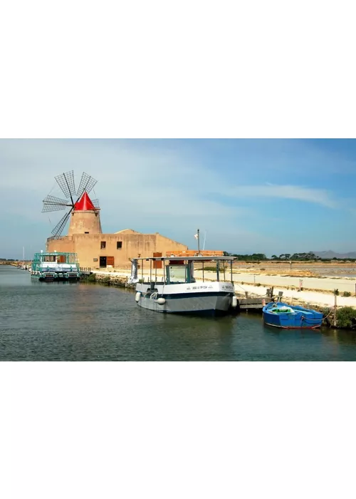 Pedalare tra le Saline di Sicilia