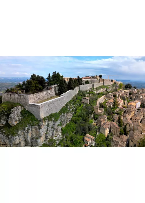 À la découverte de la Val Vibrata : les villages, les paysages, l'histoire, l'art