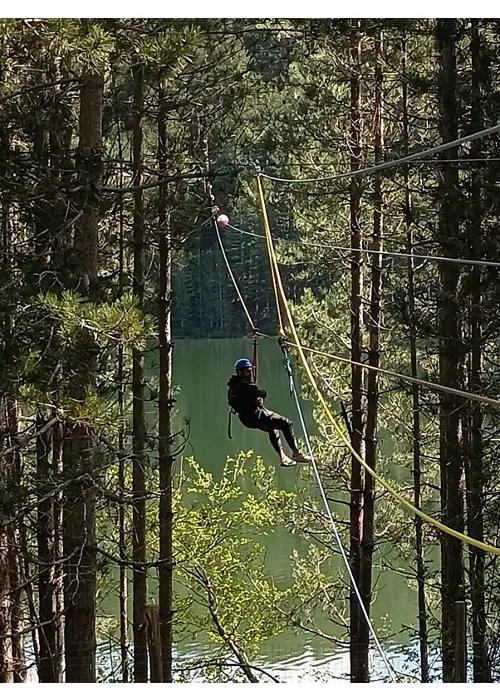 Zip line a Lorica: in volo sul Lago Arvo